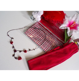 Lot foulard rouge et blanc, bandeau rouge et bijou fantaisie