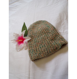 Bonnet beige et vert